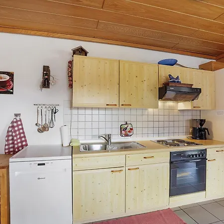 Leo Apartment
